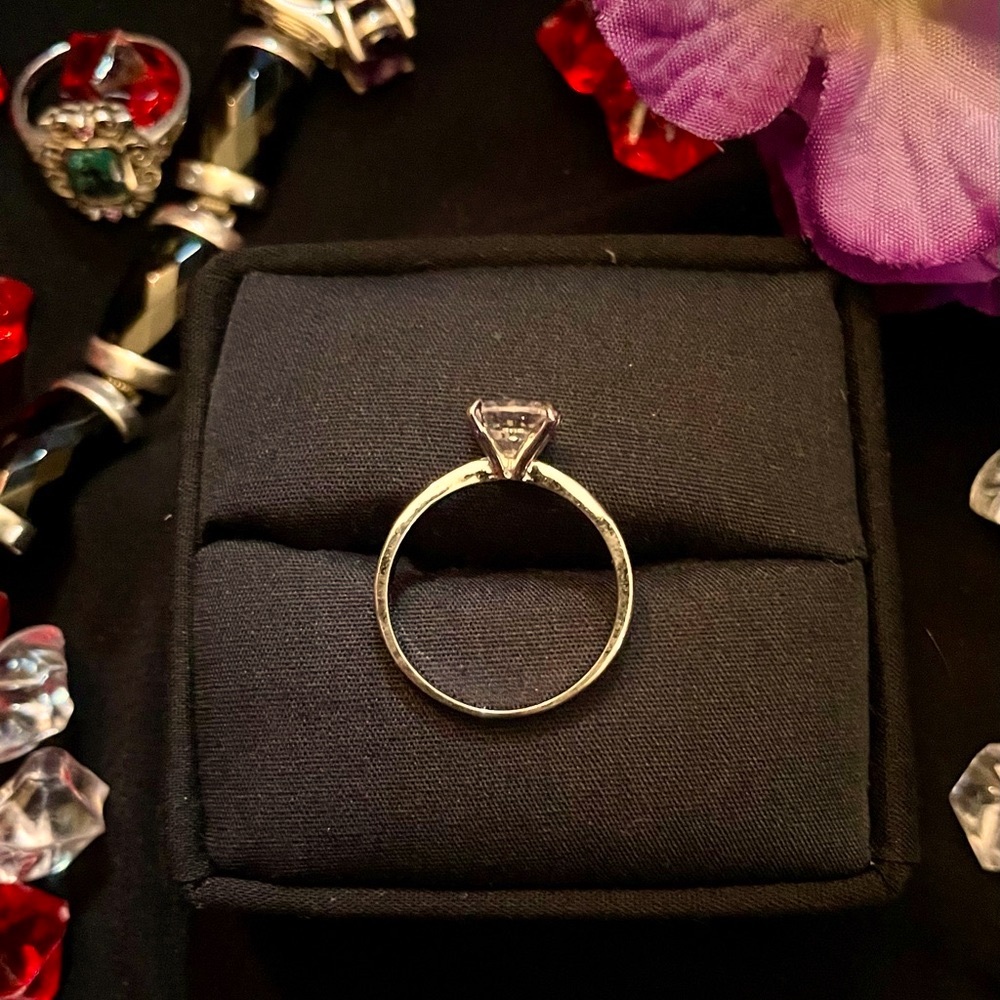 925 Sterling Silver Solitaire Diamond
💙CZ Ring 💍